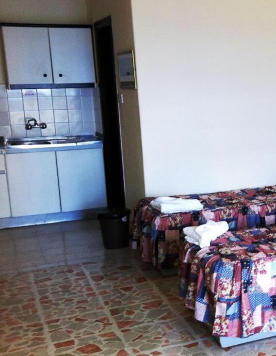 Clover Holiday Complex Qawra Δωμάτιο φωτογραφία